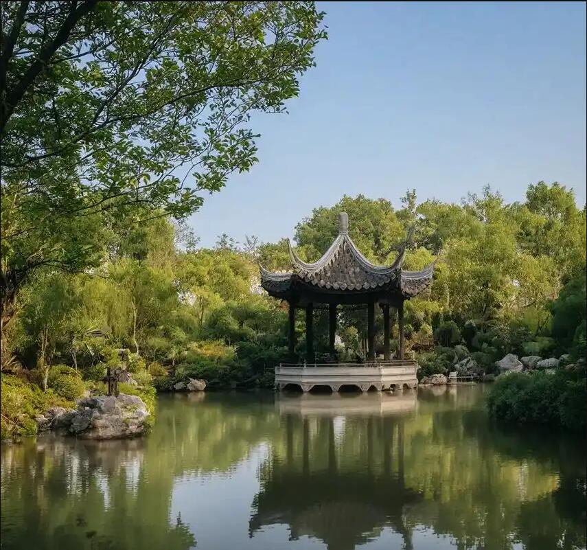 南宁青秀狼狈餐饮有限公司